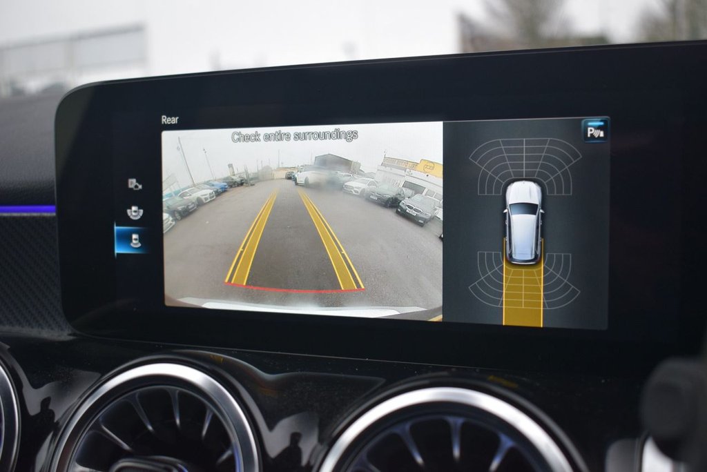 Used Mercedes-Benz GLB 2023 for sale - 77966929: Photo 4