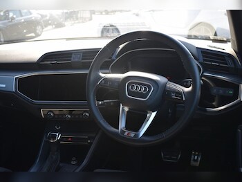 Used Audi Q3 2019 for sale - 78349468: Photo