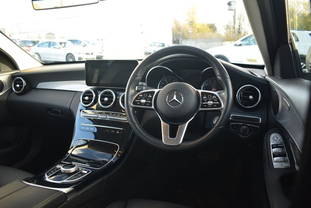 Used Mercedes-Benz C Class 2019 for sale - 76900380: Photo 3