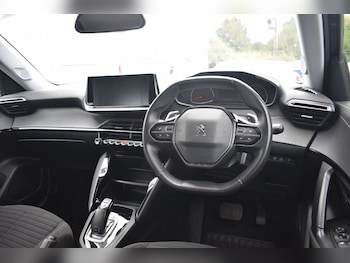 Used Peugeot 2008 2021 for sale - 75306650: Photo