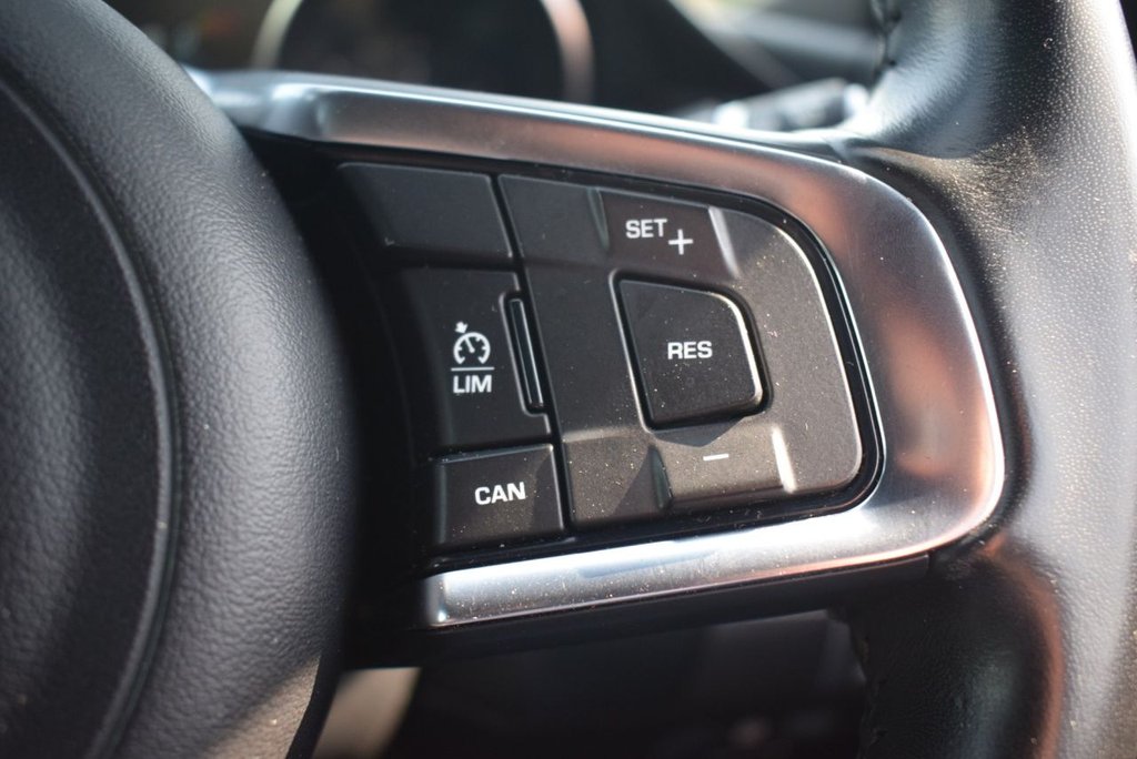 Used Jaguar E-Pace 2018 for sale - 76867531: Photo 3