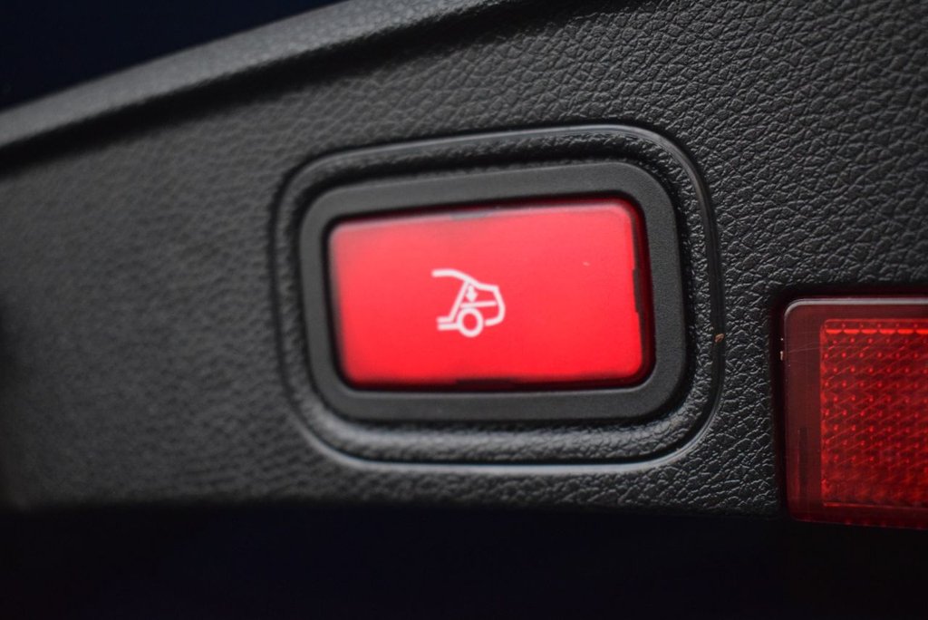 Used Mercedes-Benz C Class 2020 for sale - 77534013: Photo 17