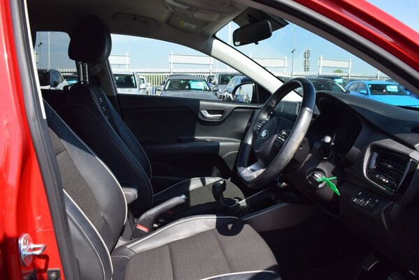 Used Kia Stonic 2021 for sale - 75585282: Photo 4