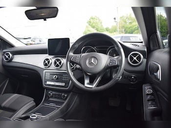 Used Mercedes-Benz GLA 2020 for sale - 78569798: Photo