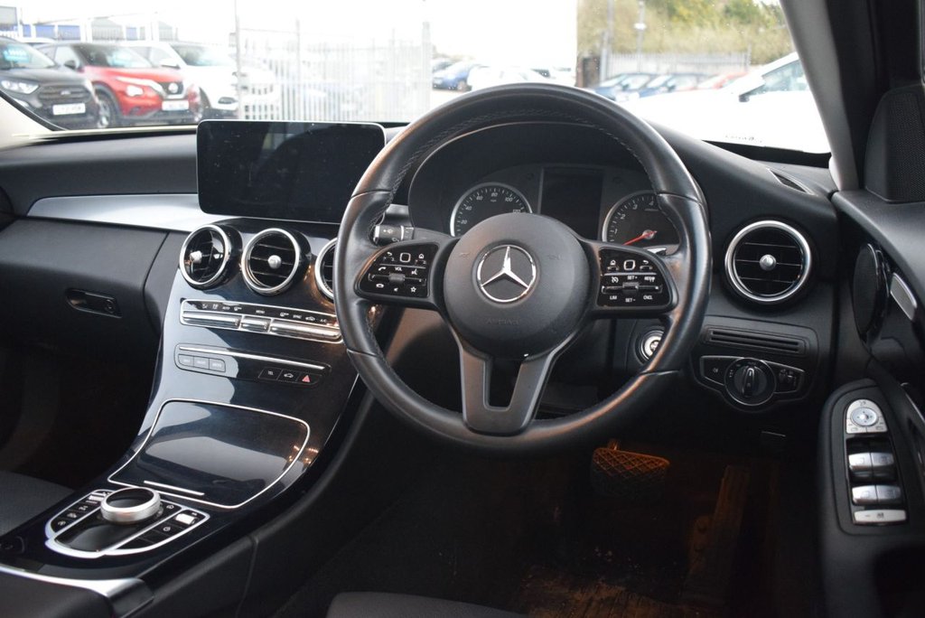 Used Mercedes-Benz C Class 2018 for sale - 77407754: Photo 3