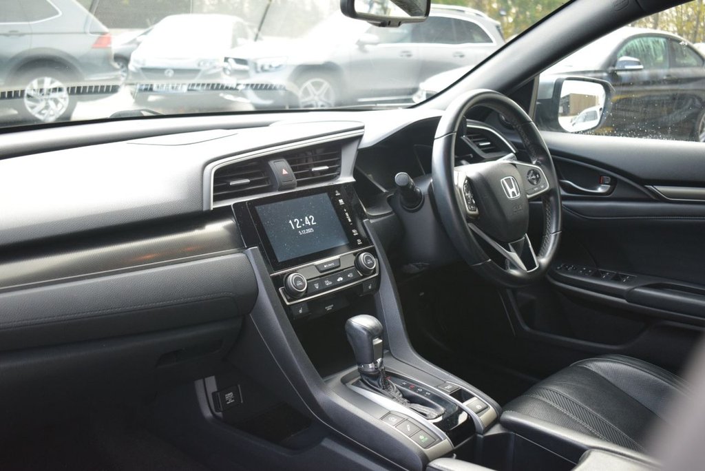 Used Honda Civic 2019 for sale - 76840792: Photo 18