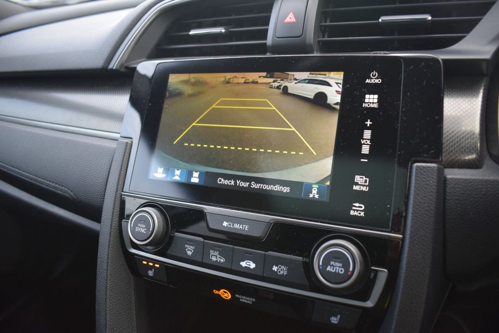 Used Honda Civic 2019 for sale - 76840792: Photo 2