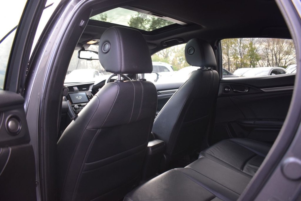 Used Honda Civic 2019 for sale - 76840792: Photo 20