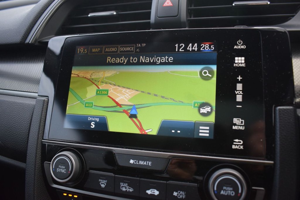 Used Honda Civic 2019 for sale - 76840792: Photo 4