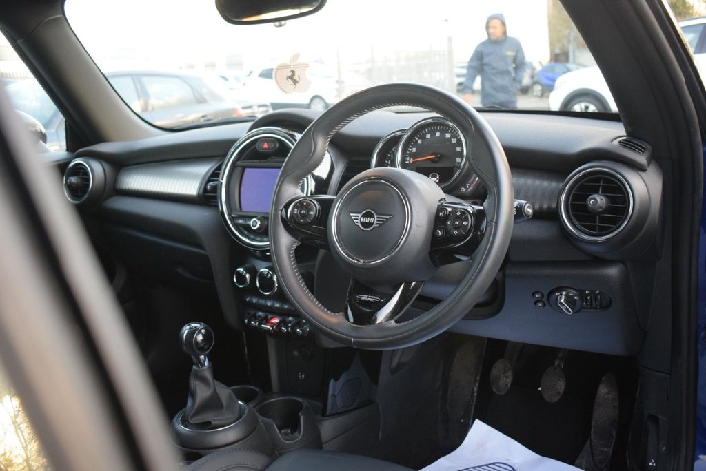 Used MINI Hatch 2019 for sale - 76900379: Photo 3