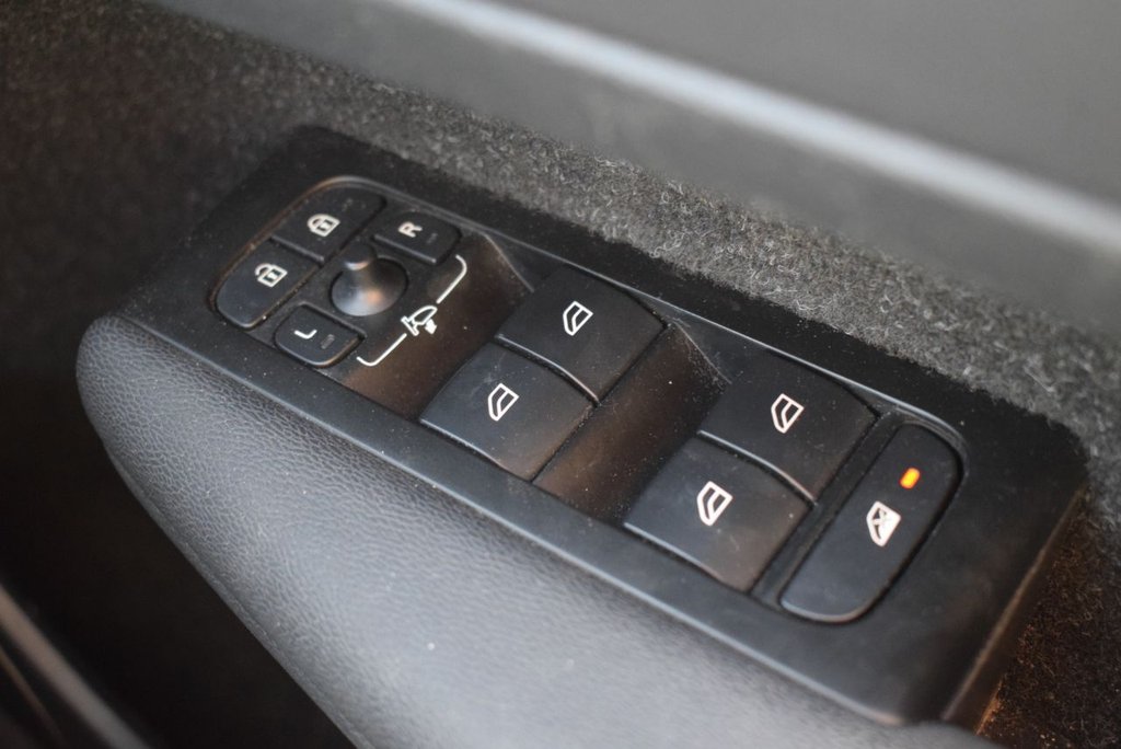 Used Volvo XC40 2021 for sale - 78172377: Photo 31