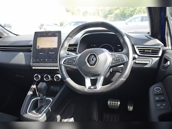 Used Renault Clio 2023 for sale - 79345343: Photo