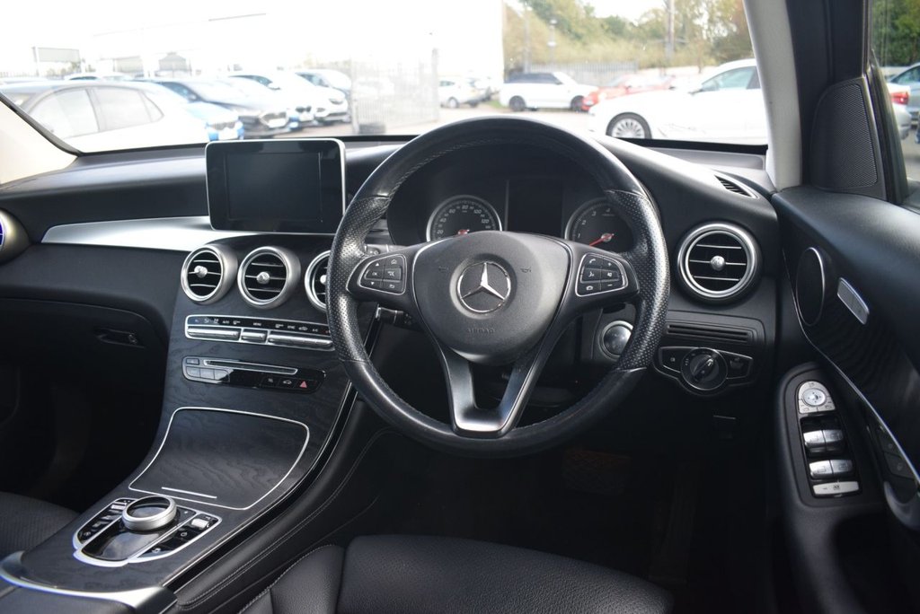 Used Mercedes-Benz GLC 2018 for sale - 76356588: Photo 3
