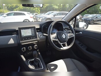 Used Renault Clio 2024 for sale - 78738612: Photo