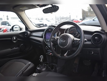 Used MINI Hatch 2018 for sale - 77397333: Photo