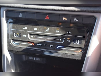 Used Volkswagen T-Roc 2023 for sale - 79517953: Photo