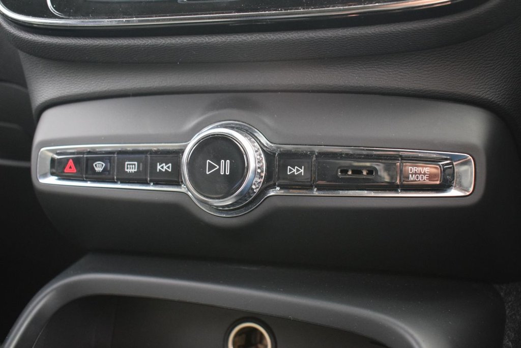 Used Volvo XC40 2021 for sale - 77967656: Photo 24