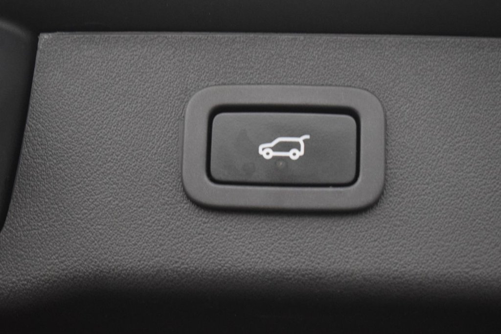 Used Jaguar XF 2018 for sale - 77498680: Photo 14