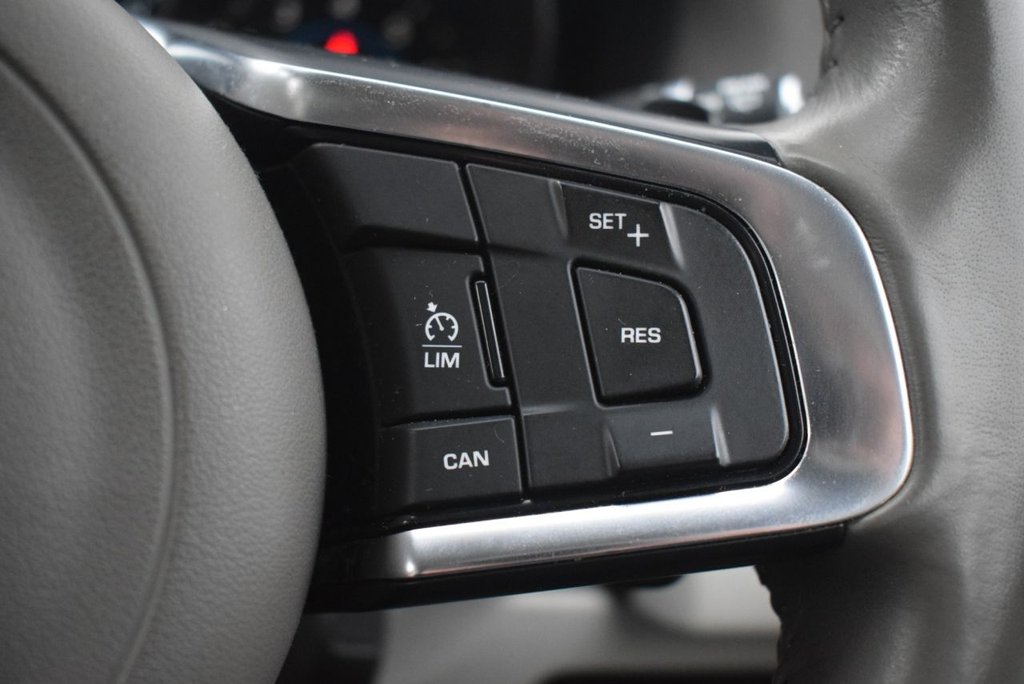 Used Jaguar XF 2018 for sale - 77498680: Photo 26