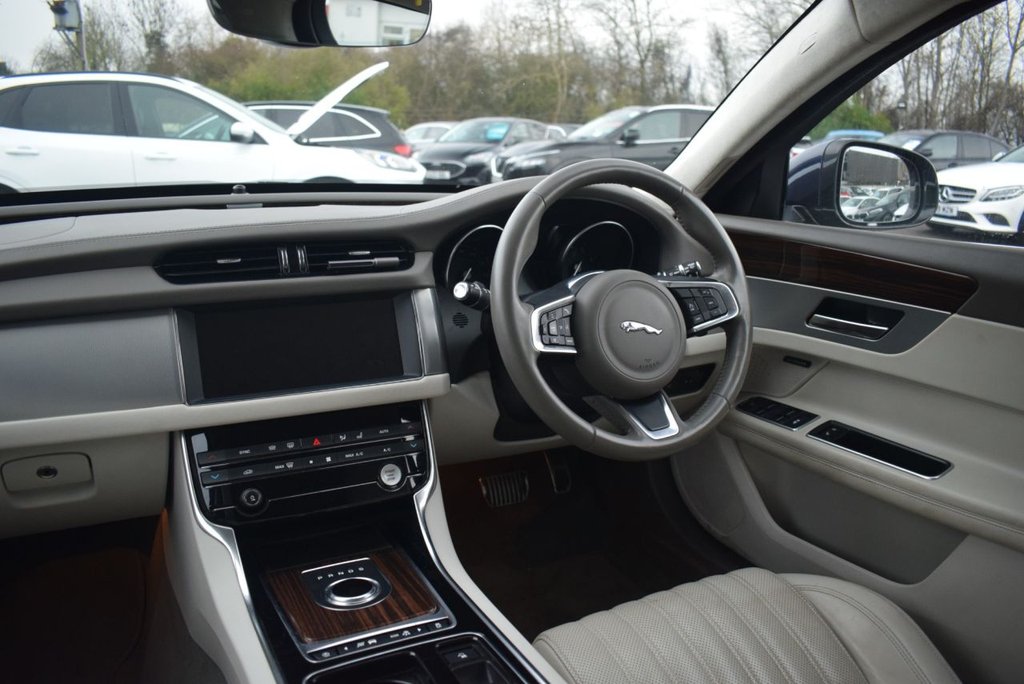 Used Jaguar XF 2018 for sale - 77498680: Photo 3