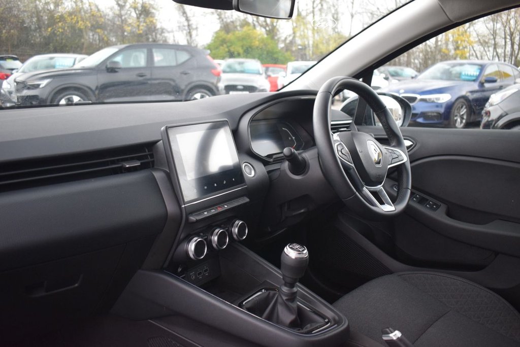 Used Renault Clio 2022 for sale - 76962397: Photo 11