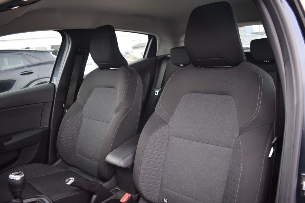 Used Renault Clio 2022 for sale - 76962397: Photo 12