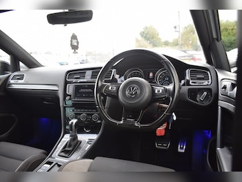 Used Volkswagen Golf 2017 for sale - 75642289: Photo