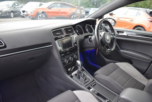 Used Volkswagen Golf 2017 for sale - 75642289: Photo 8