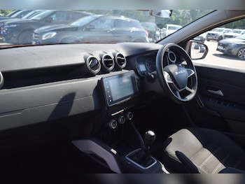Used Dacia Duster 2023 for sale - 79089659: Photo
