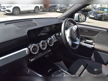 Used Mercedes-Benz GLB 2022 for sale - 79482223: Photo