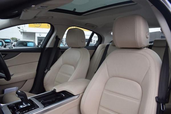 Used Jaguar XE 2019 for sale - 75176078: Photo 10