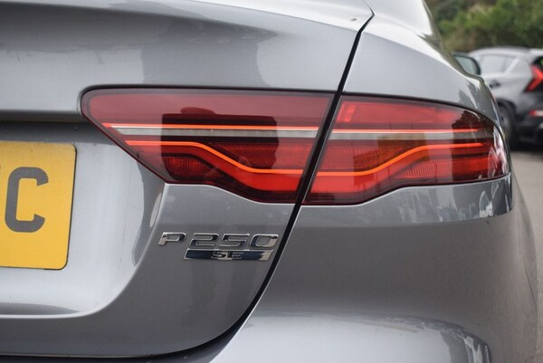 Used Jaguar XE 2019 for sale - 75176078: Photo 16