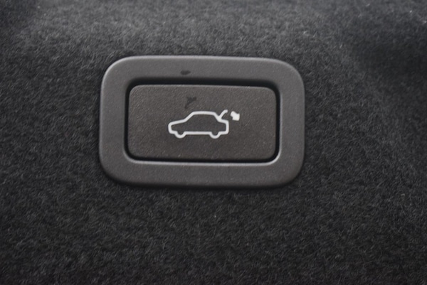 Used Jaguar XE 2019 for sale - 75176078: Photo 18