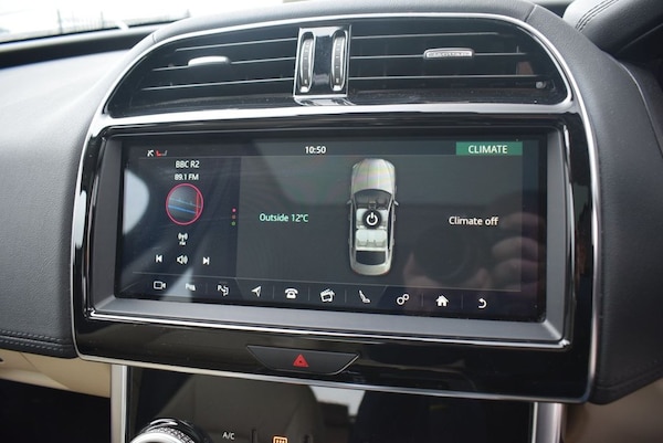 Used Jaguar XE 2019 for sale - 75176078: Photo 28