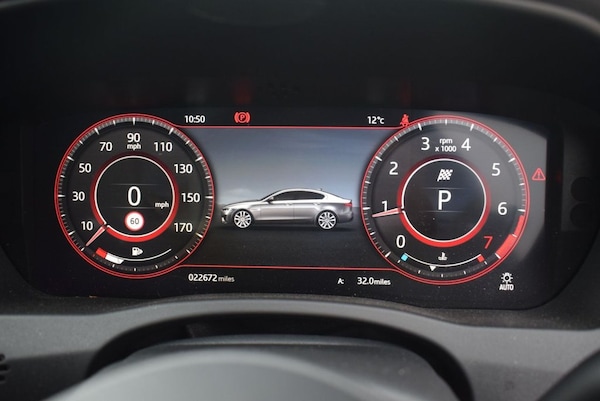 Used Jaguar XE 2019 for sale - 75176078: Photo 31