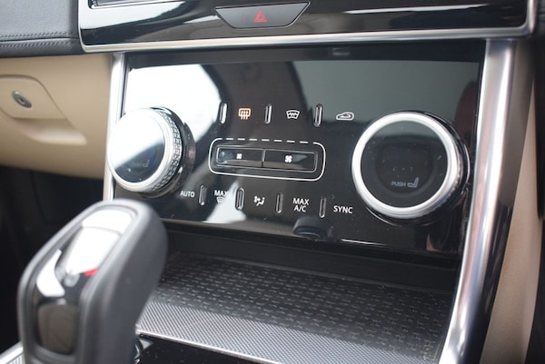 Used Jaguar XE 2019 for sale - 75176078: Photo 32