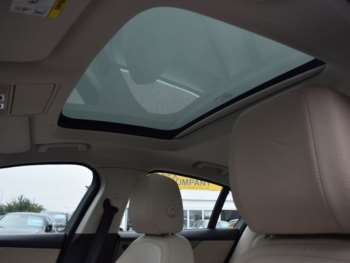 Used Jaguar XE 2019 for sale - 75176078: Photo