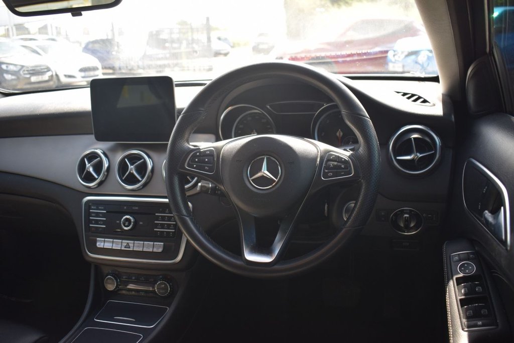 Used Mercedes-Benz GLA 2019 for sale - 77692480: Photo 3