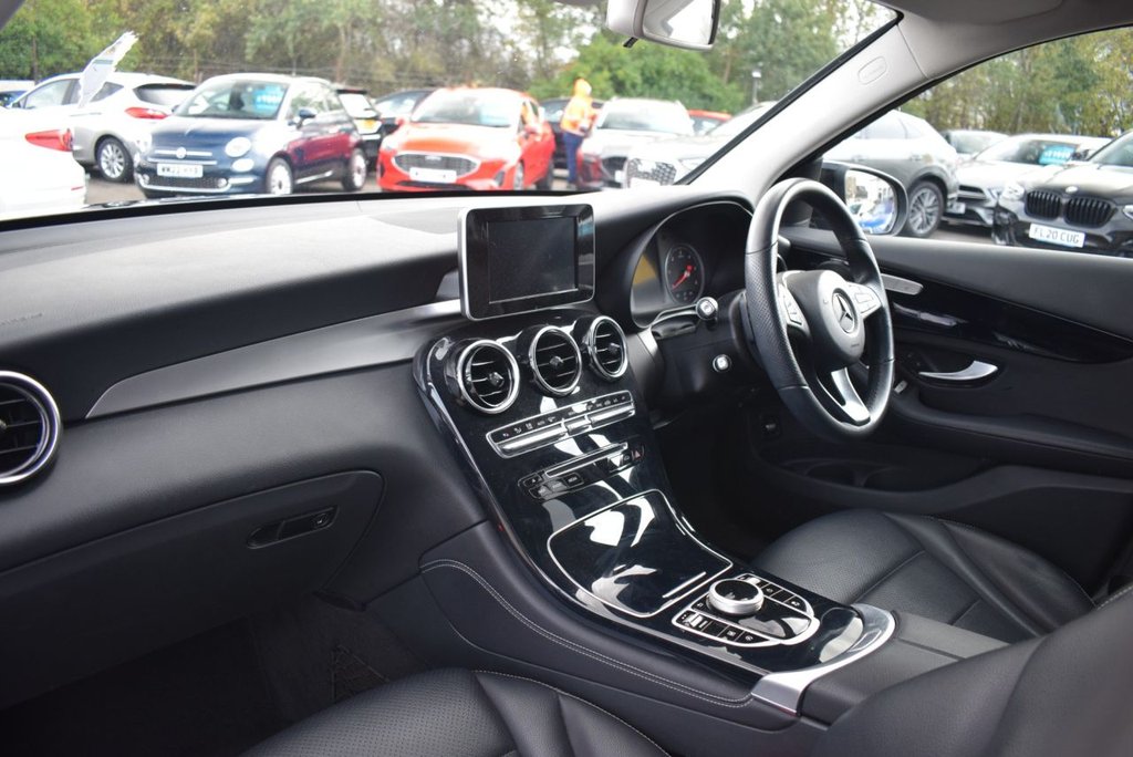 Used Mercedes-Benz GLC 2019 for sale - 76376290: Photo 16
