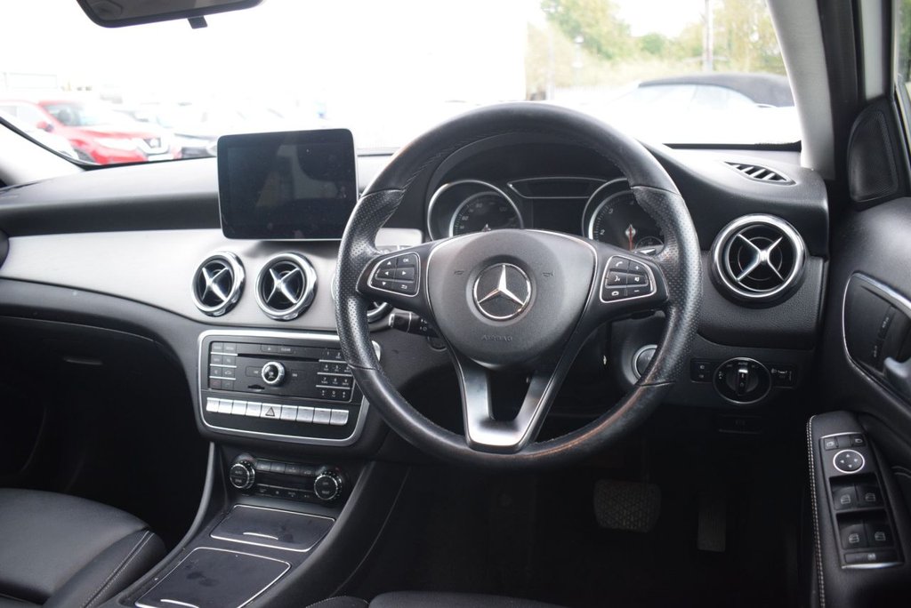 Used Mercedes-Benz GLA 2018 for sale - 76985771: Photo 4