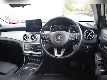 Used Mercedes-Benz GLA 2018 for sale - 76985771: Photo