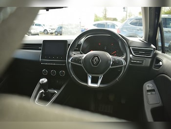 Used Renault Clio 2020 for sale - 78017208: Photo
