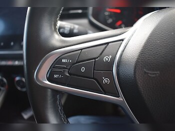 Used Renault Clio 2020 for sale - 78017208: Photo