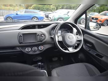 Used Toyota Yaris 2019 for sale - 79722658: Photo