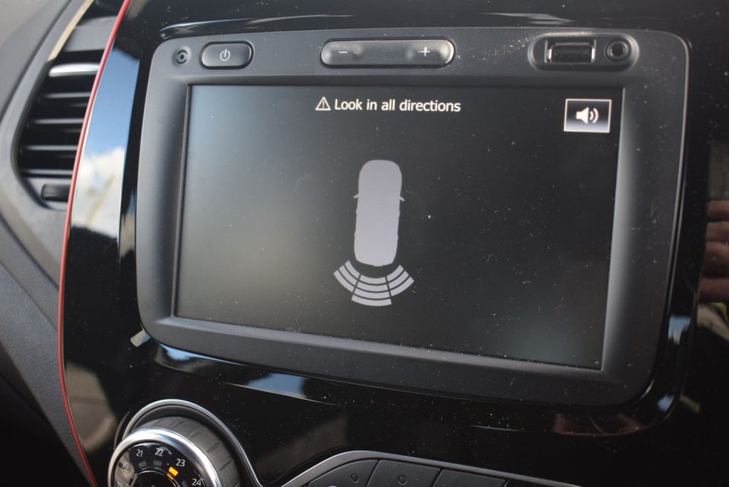 Used Renault Captur 2020 for sale - 77835615: Photo 2