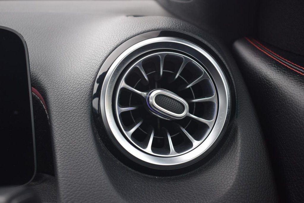 Used Mercedes-Benz GLB 2020 for sale - 77463373: Photo 32