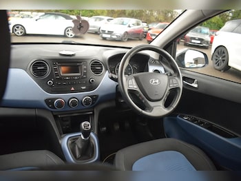 Used Hyundai i10 2014 for sale - 76546827: Photo