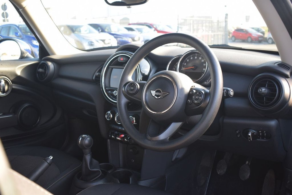 Used MINI Hatch 2018 for sale - 77451818: Photo 2