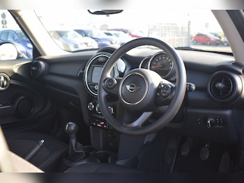 Used MINI Hatch 2018 for sale - 77451818: Photo