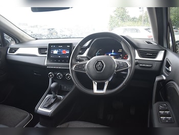 Used Renault Captur 2023 for sale - 78780848: Photo